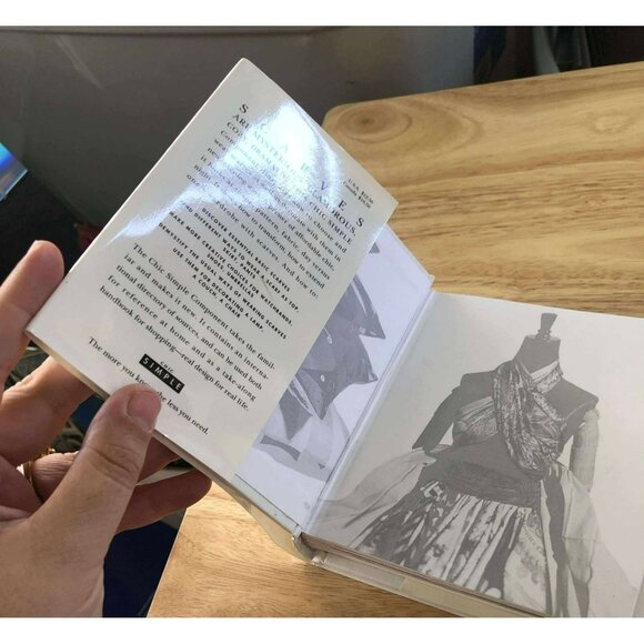 "Chic Simple: Scarves" by Kim Johnson Gross and Christa Worthington - Picture 2 of 4